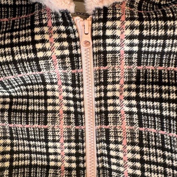 Gorgeous velvet girls swing coat in a size 6- perfect condition! - Picture 5 of 8